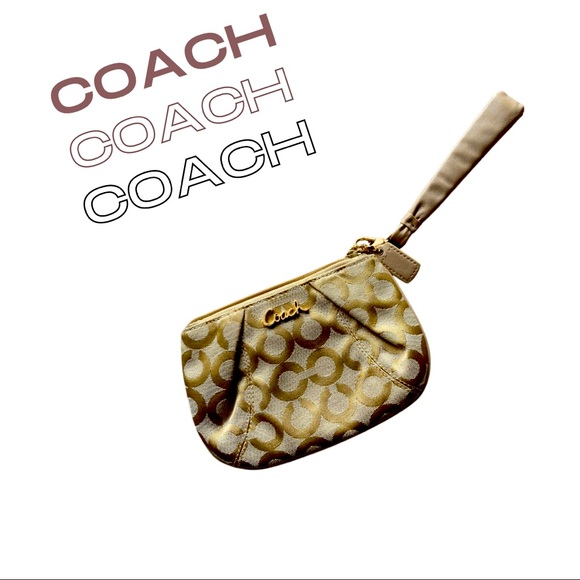 Coach Handbags - 🆕Coach Signature Classic small Wristlet Pouch